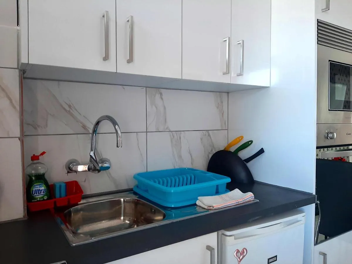 Centrally Located Apartment Close To The Ocean. Arona