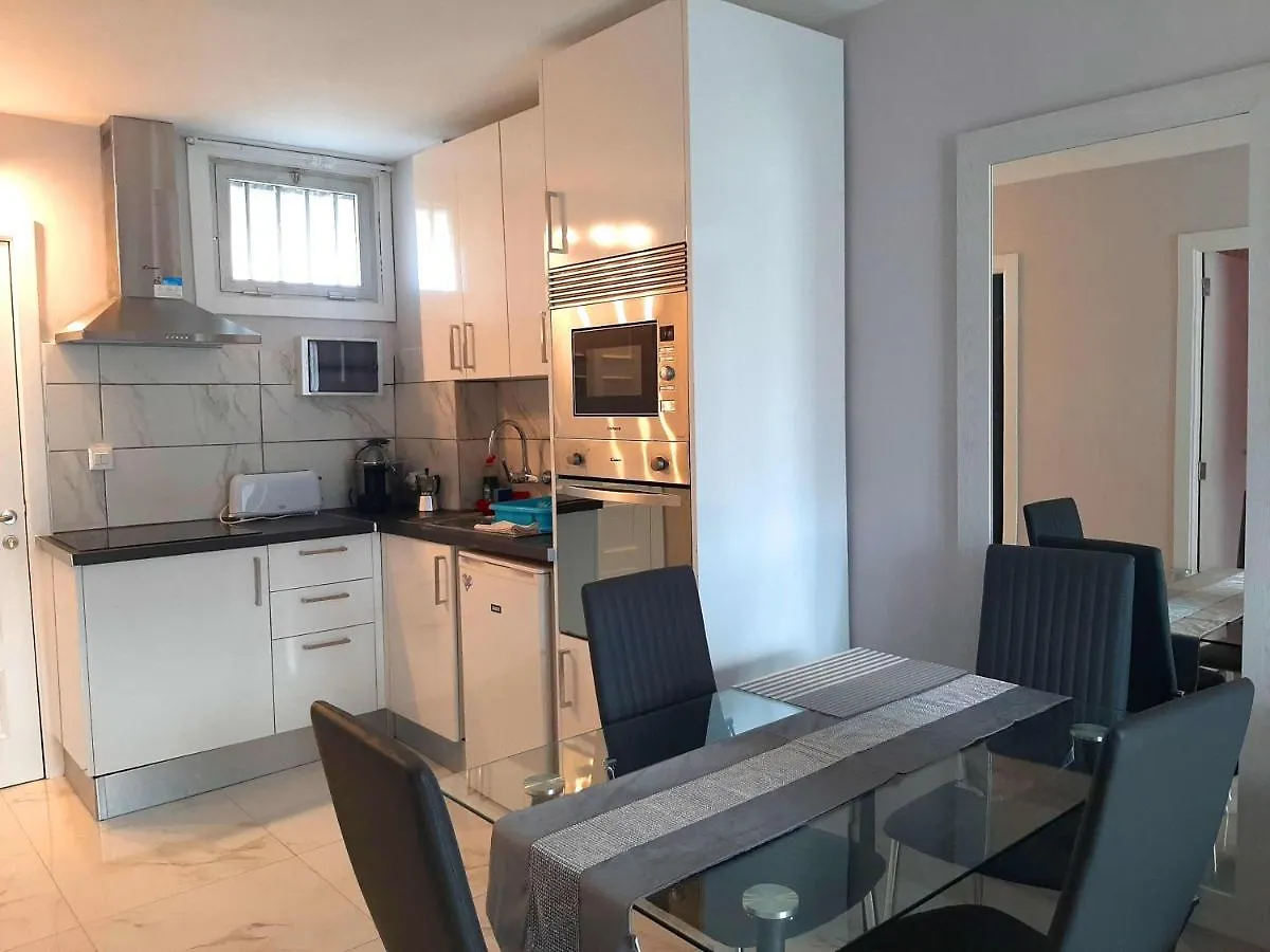 Centrally Located Apartment Close To The Ocean. Arona  0*, Arona (Tenerife) Spanien
